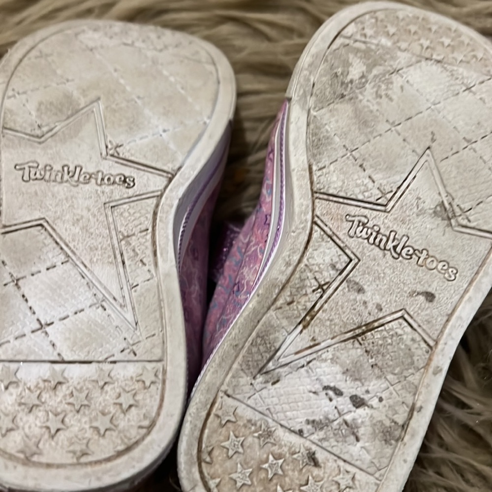 Shoes - Picture 4 of 5